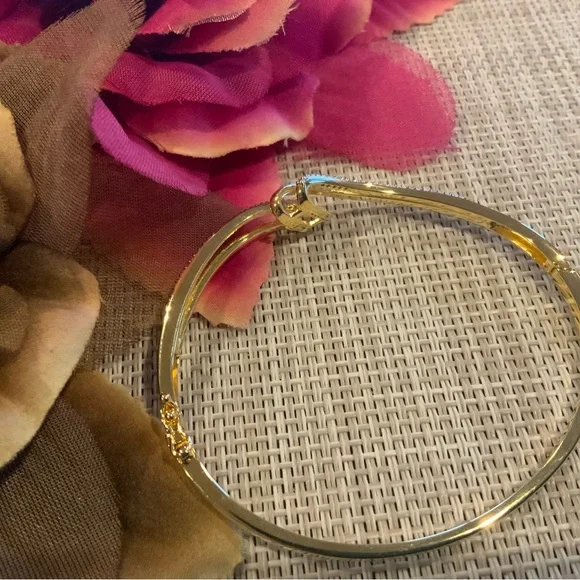 ♥️BRAND NEW ♥️18k gold over silver bracelet with diamonds. exquisite and elegant - Picture 5 of 9